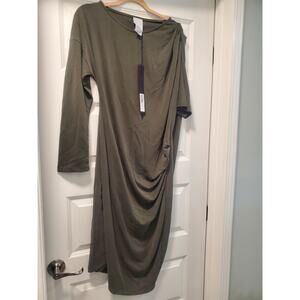 Woman's long/short sleeve Lotus Eaters dress. A19